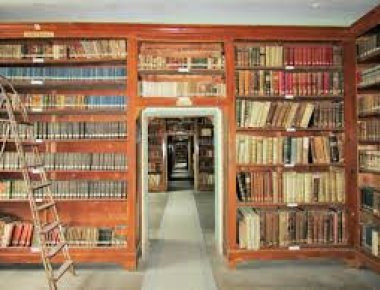 Έμπρακτη στήριξη από την Βιβλιοθήκη της Βουλής στη Βιβλιοθήκη της Θεολογικής Σχολής της Χάλκης